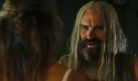 کالج زیبایی دانلود فیلم سوپر گی به شدت خود را به مرد بی ادب می دهد