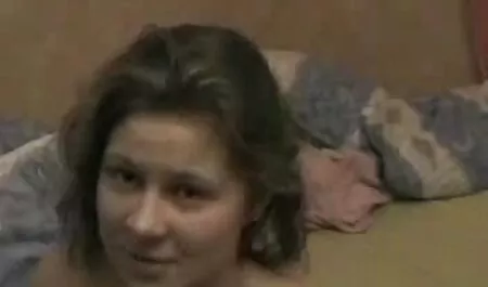 بچه ها دختران را برای سه دانلود فیلم سوپر زنان دوجنسه نفر به خانه آوردند