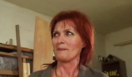 هیولای قرمز رنگ در اتومبیل خودارضایی می کند دانلود فیلم سوپر خارجی hd